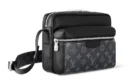 LV OUTDOOR MESSENGER TAIGARAMA BLACK
