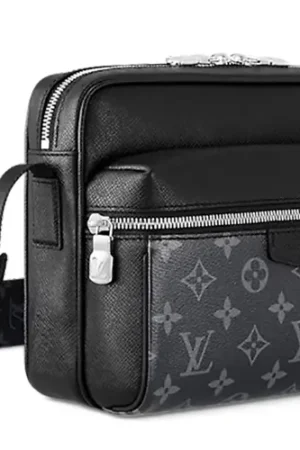 LV OUTDOOR MESSENGER TAIGARAMA BLACK