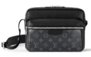 LV OUTDOOR MESSENGER TAIGARAMA BLACK